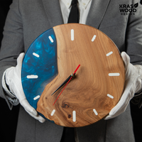 Handcrafted wall clock made of oak and epoxy resin | KrasWood