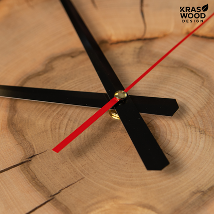 Handcrafted wall clock made of oak and epoxy resin | KrasWood