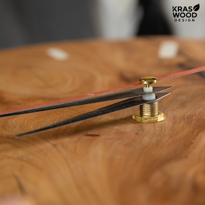Handcrafted wall clock made of oak and epoxy resin | KrasWood