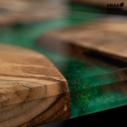 Handcrafted wall clock made of oak and epoxy resin | KrasWood