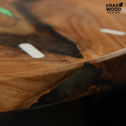 Handcrafted wall clock made of oak and epoxy resin | KrasWood