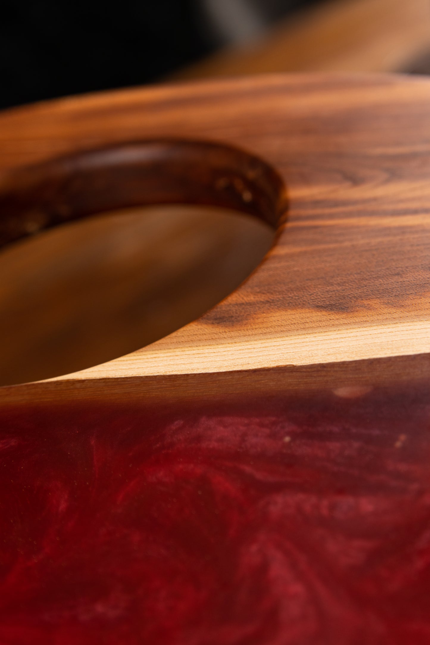 Vinni stol iz drevesa in epoksidnega smola ročnega dela | KRAS WOOD DESIGN