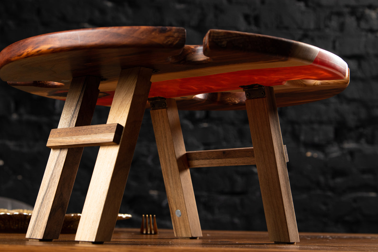 Vinni stol iz drevesa in epoksidnega smola ročnega dela | KRAS WOOD DESIGN