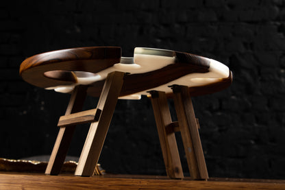 Design-Weintisch aus Massivholz mit Epoxidharz | KrasWood
