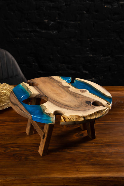 Design-Weintisch aus Massivholz mit Epoxidharz | KrasWood