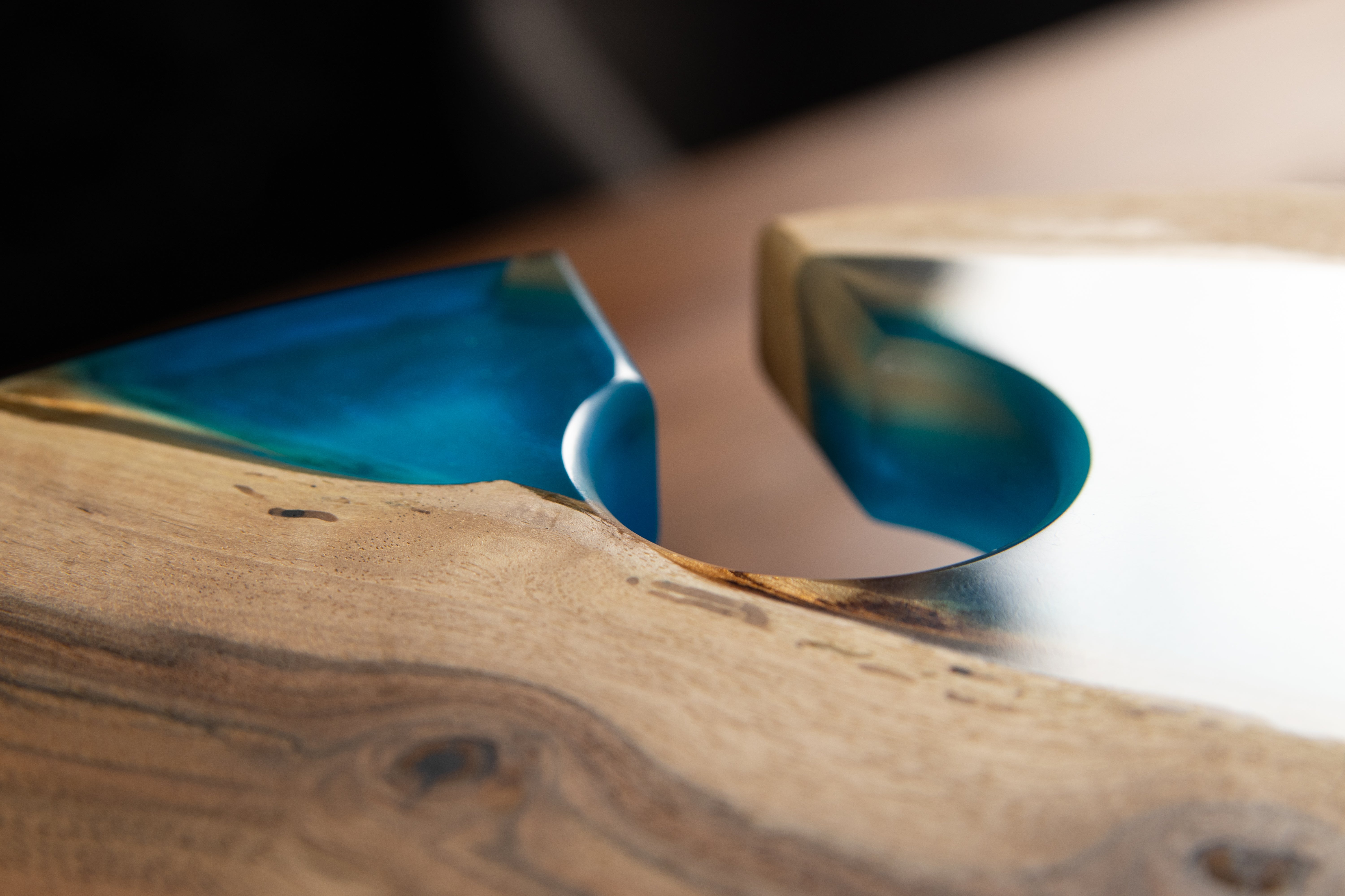 Wine table made of wood and epoxy resin | KrasWood