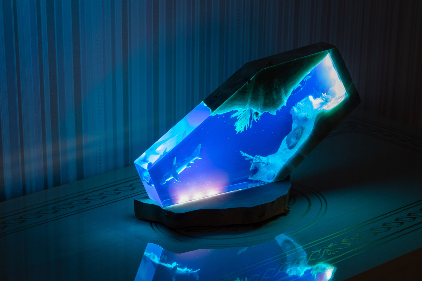 Handcrafted lamp made of wood and epoxy resin | KrasWood