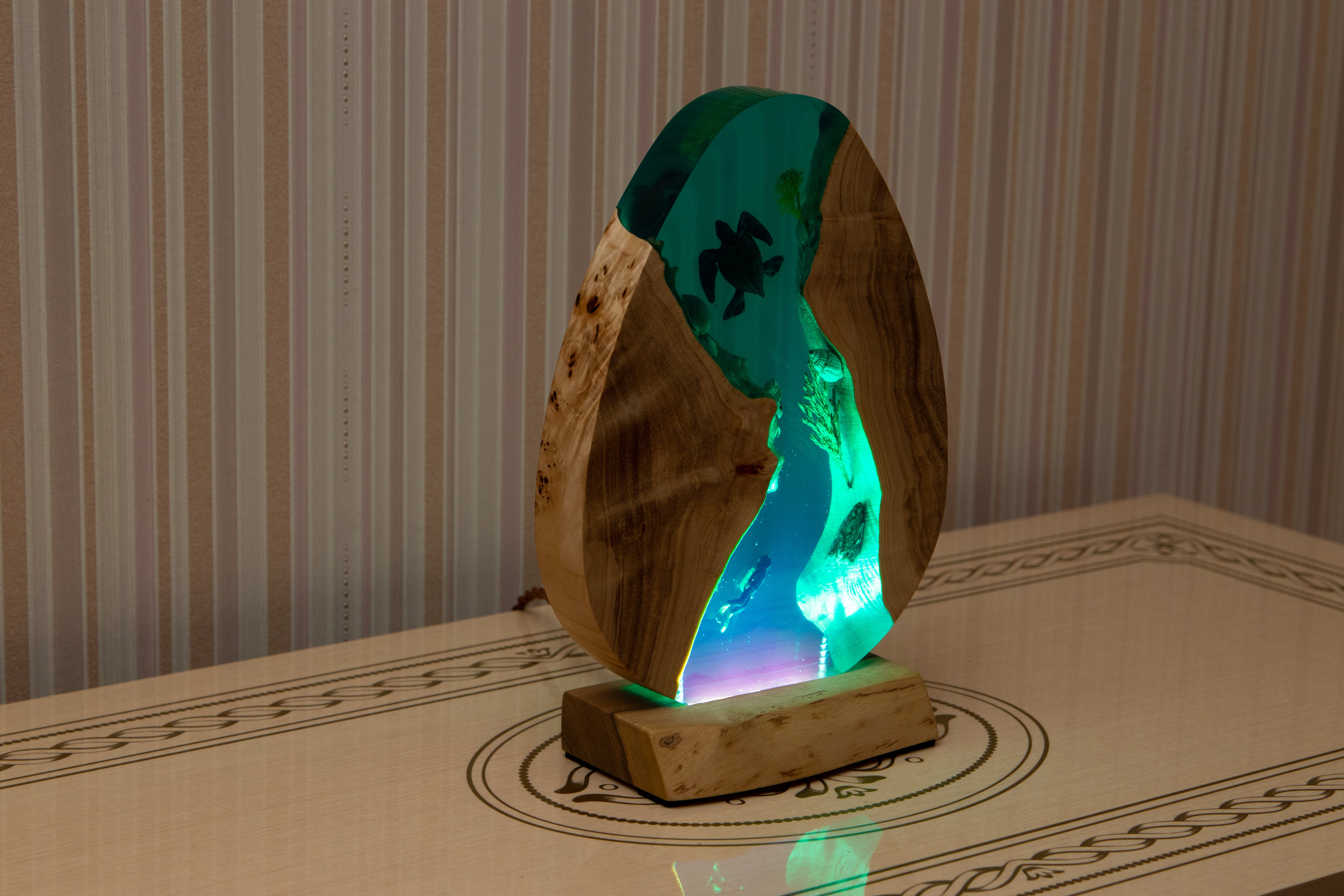 Handcrafted lamp made of wood and epoxy resin | KrasWood