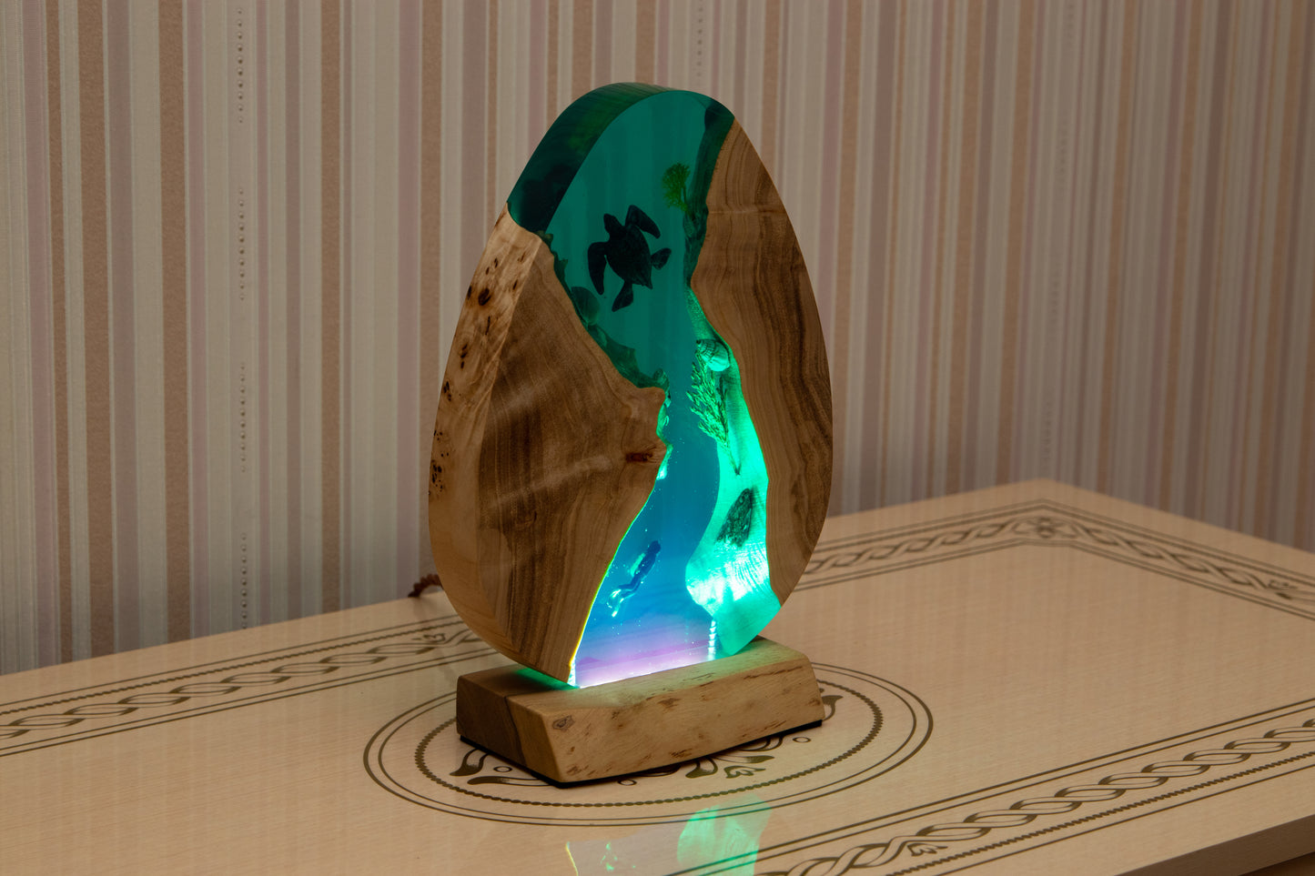 Handcrafted lamp made of wood and epoxy resin | KrasWood