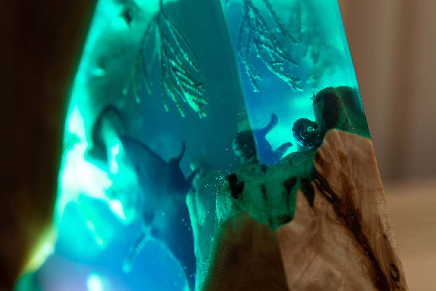 Handcrafted lamp made of wood and epoxy resin | KrasWood