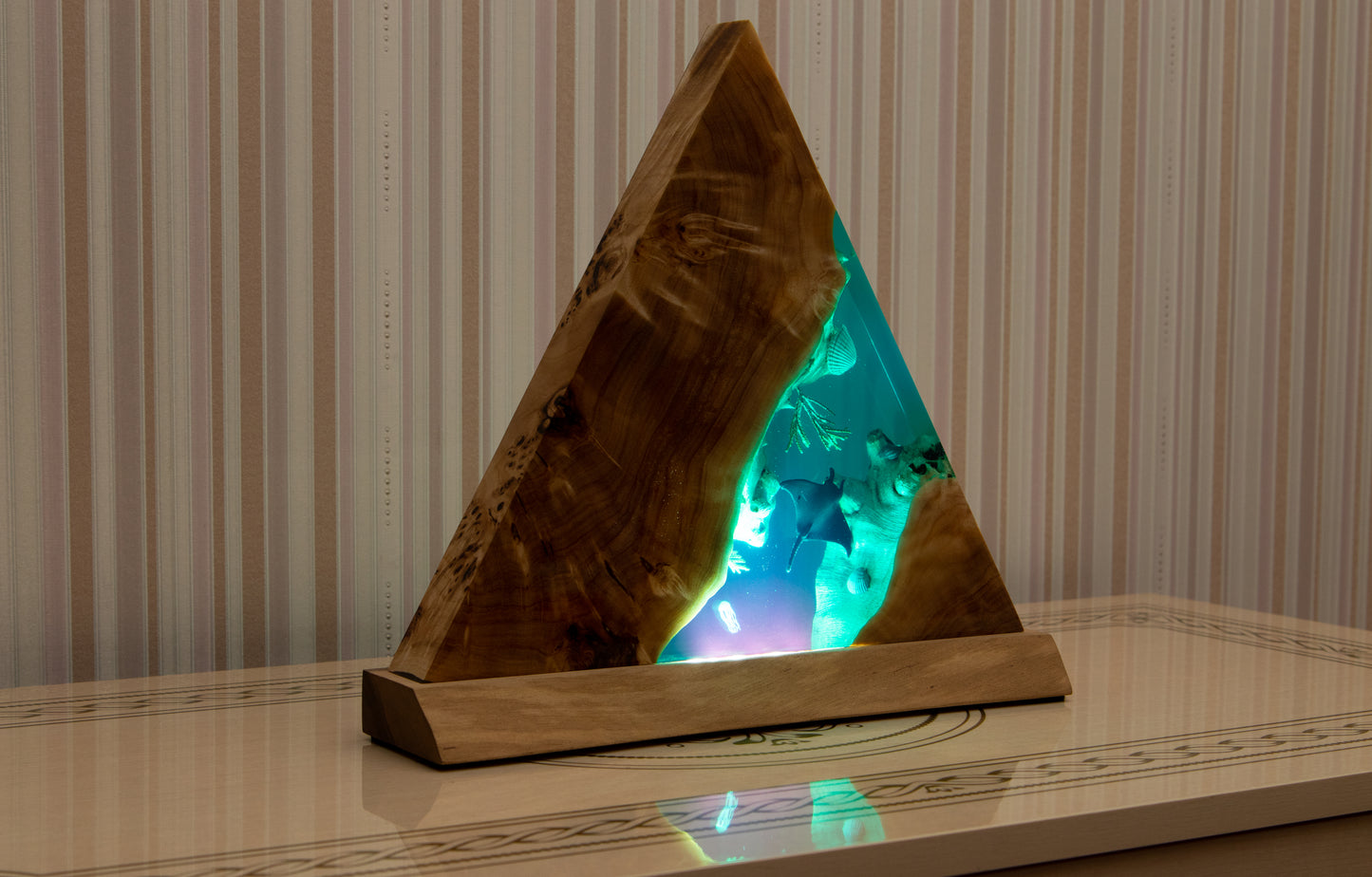 Handcrafted lamp made of wood and epoxy resin | KrasWood