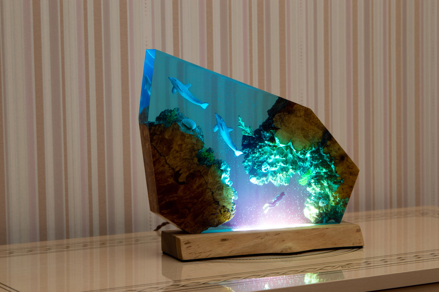 Handcrafted lamp made of wood and epoxy resin | KrasWood