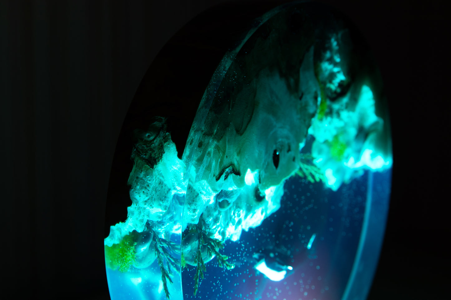 Handcrafted lamp made of wood and epoxy resin | KrasWood