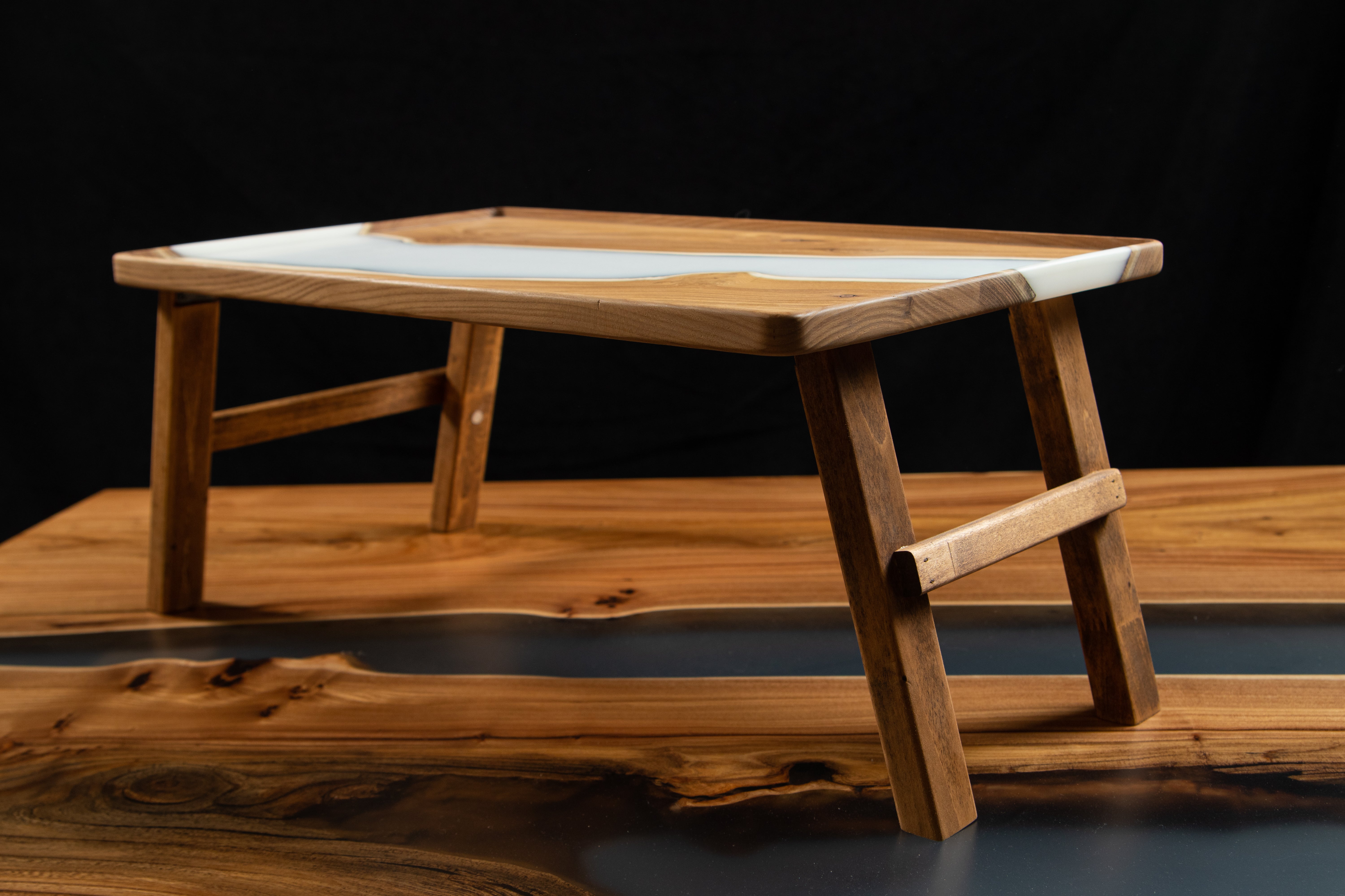 Wine table made of wood and epoxy resin | KrasWood