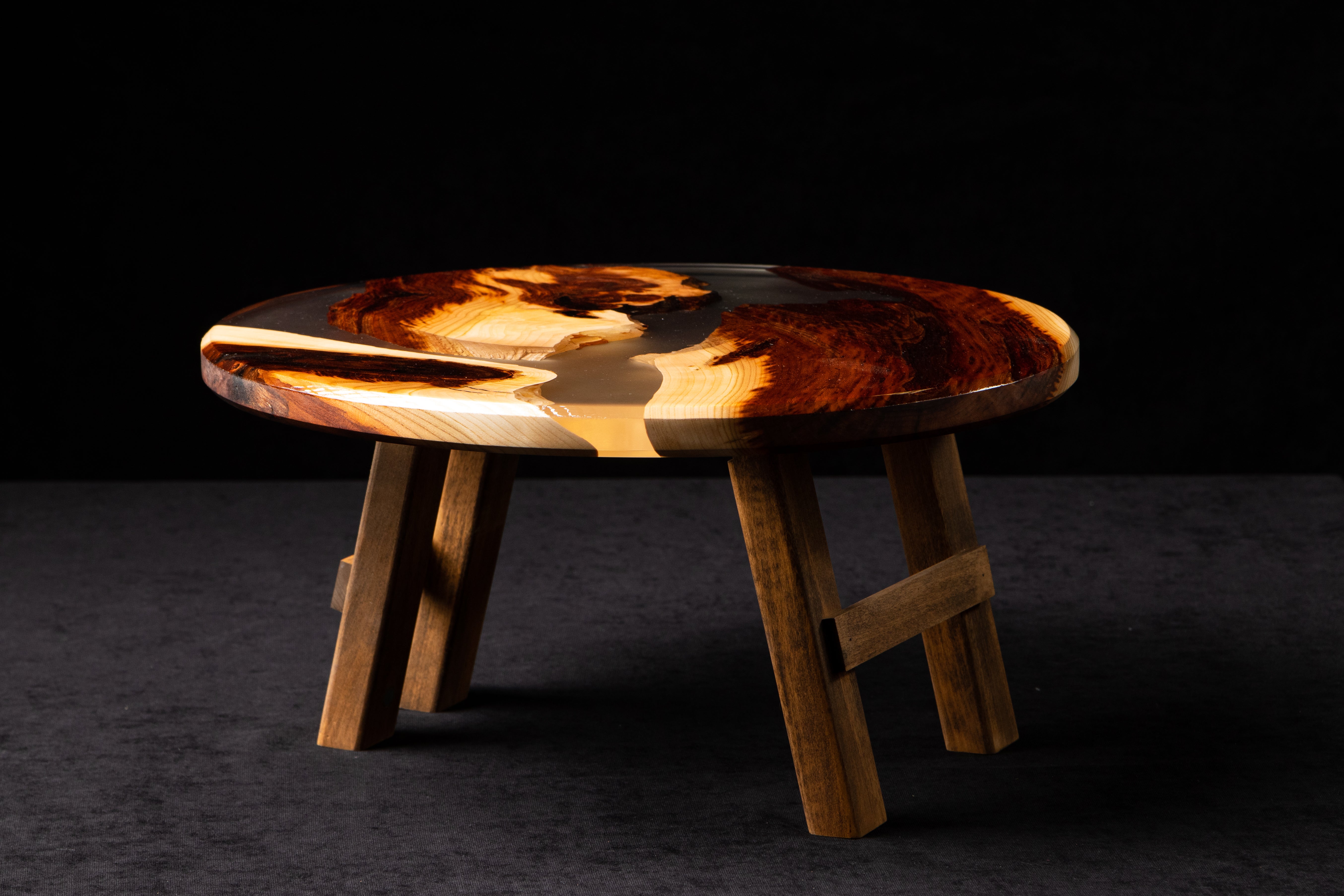 Wine table made of wood and epoxy resin | KrasWood