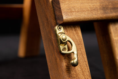 Design-Weintisch aus Massivholz mit Epoxidharz | KrasWood