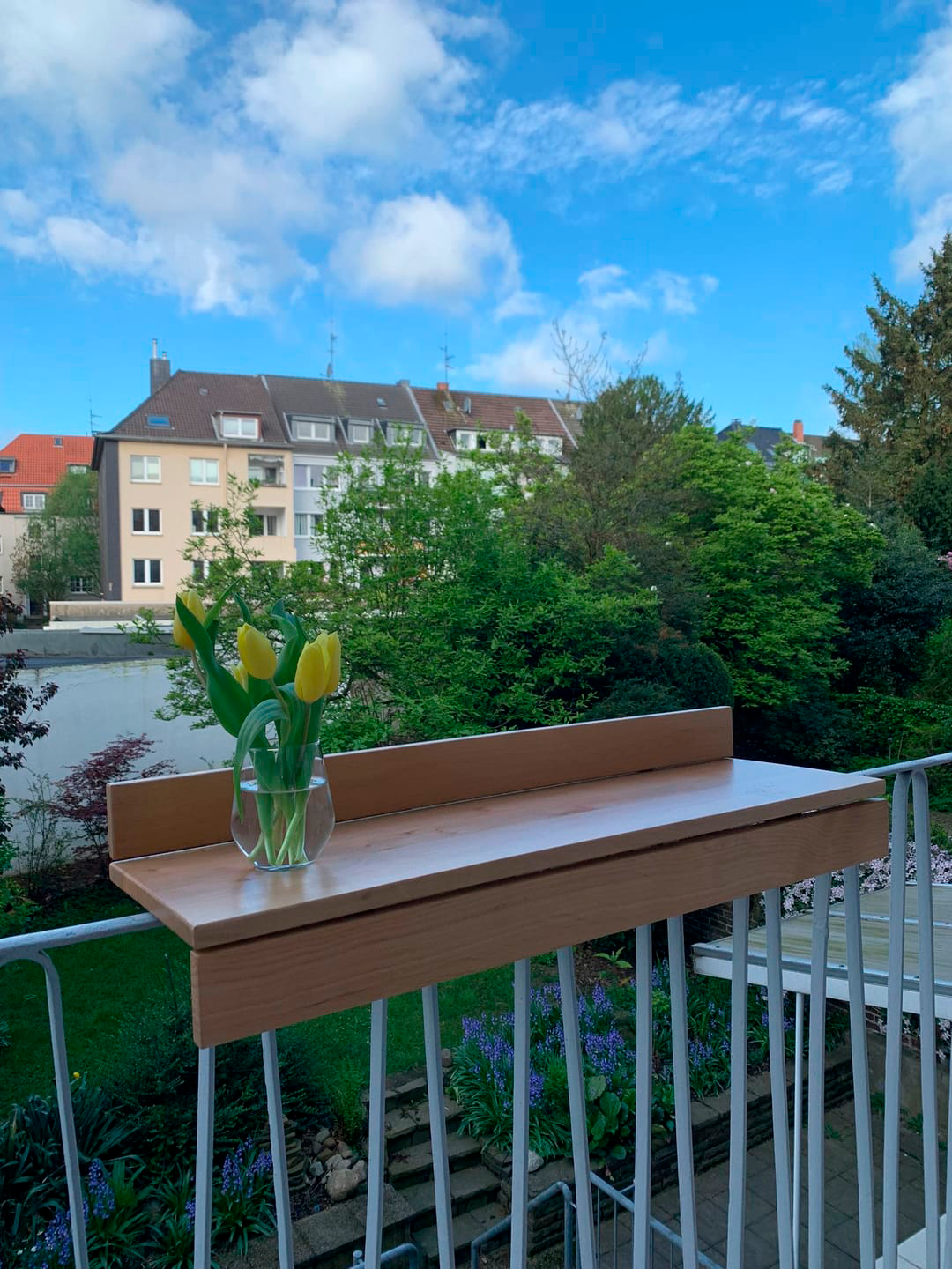 Handcrafted solid oak balcony table – foldable design for small spaces | Handgefertigter Balkontisch aus massiver Eiche – klappbares Design für kleine Balkone – Kraswood