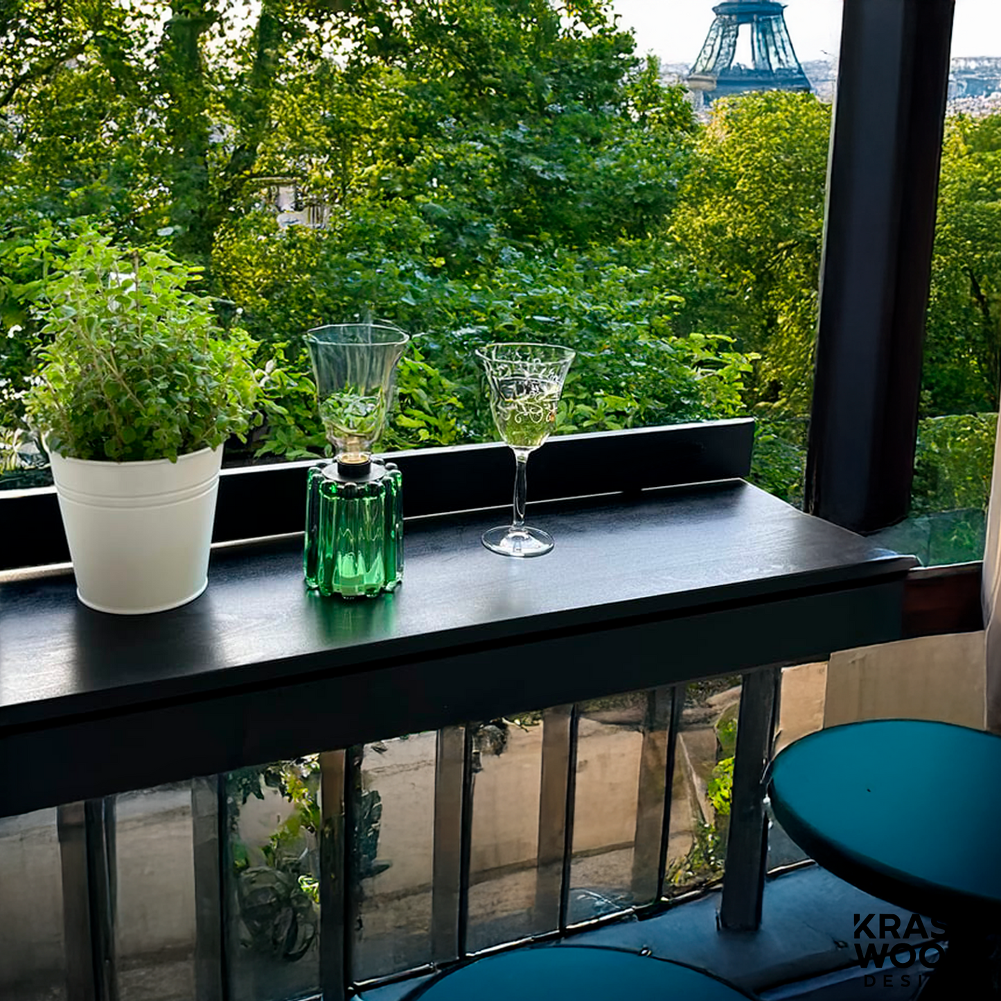 Handcrafted solid oak balcony table – foldable design for small spaces | Handgefertigter Balkontisch aus massiver Eiche – klappbares Design für kleine Balkone – Kraswood